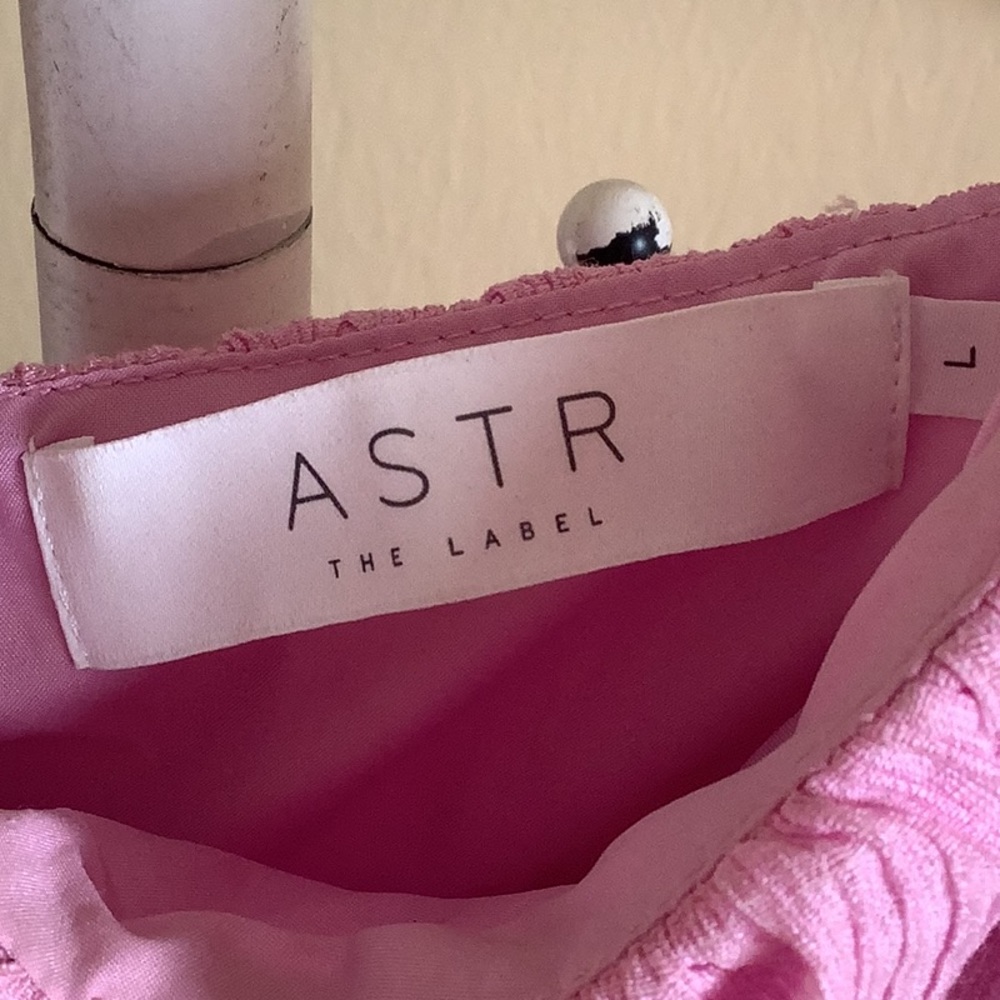Gorgeous ASTR the Label Dress 💕💕💕💜 - Picture 4 of 9